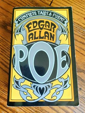 Edgar Allan Poe Complete Tales & Poems, 1975 Paperback